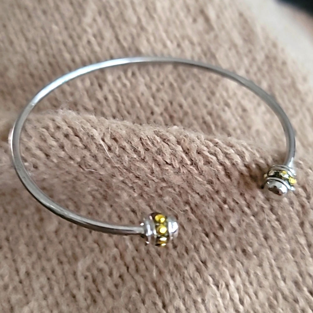 Boutique Bracelet with yellow/ lime green stones